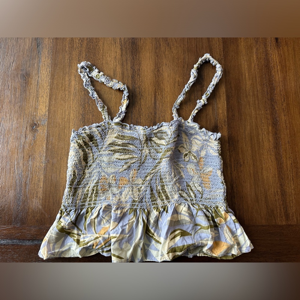 Patrons of Peace Women’s Periwinkle Floral Crop Tank- size Large